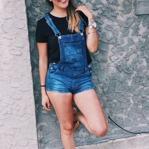 Cute blue shOrt Overalls